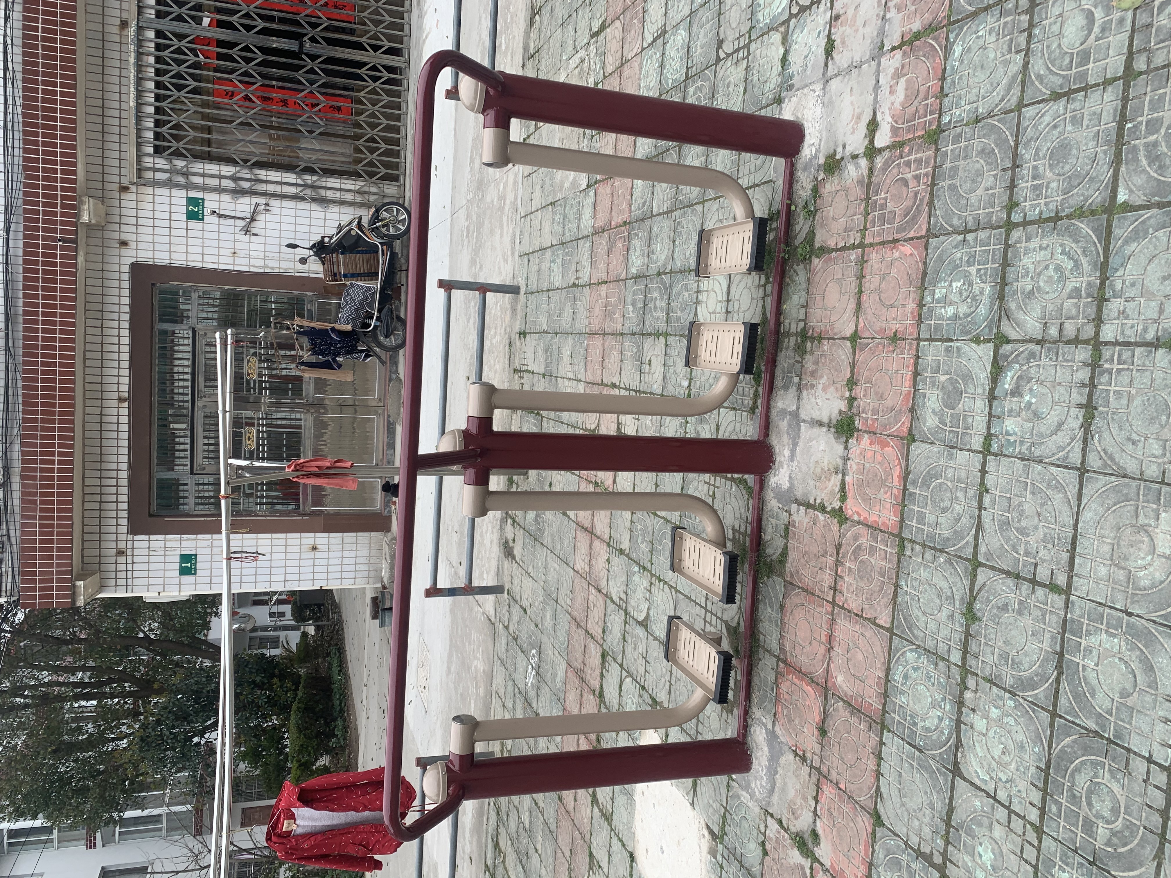 二位太空漫步機(jī)