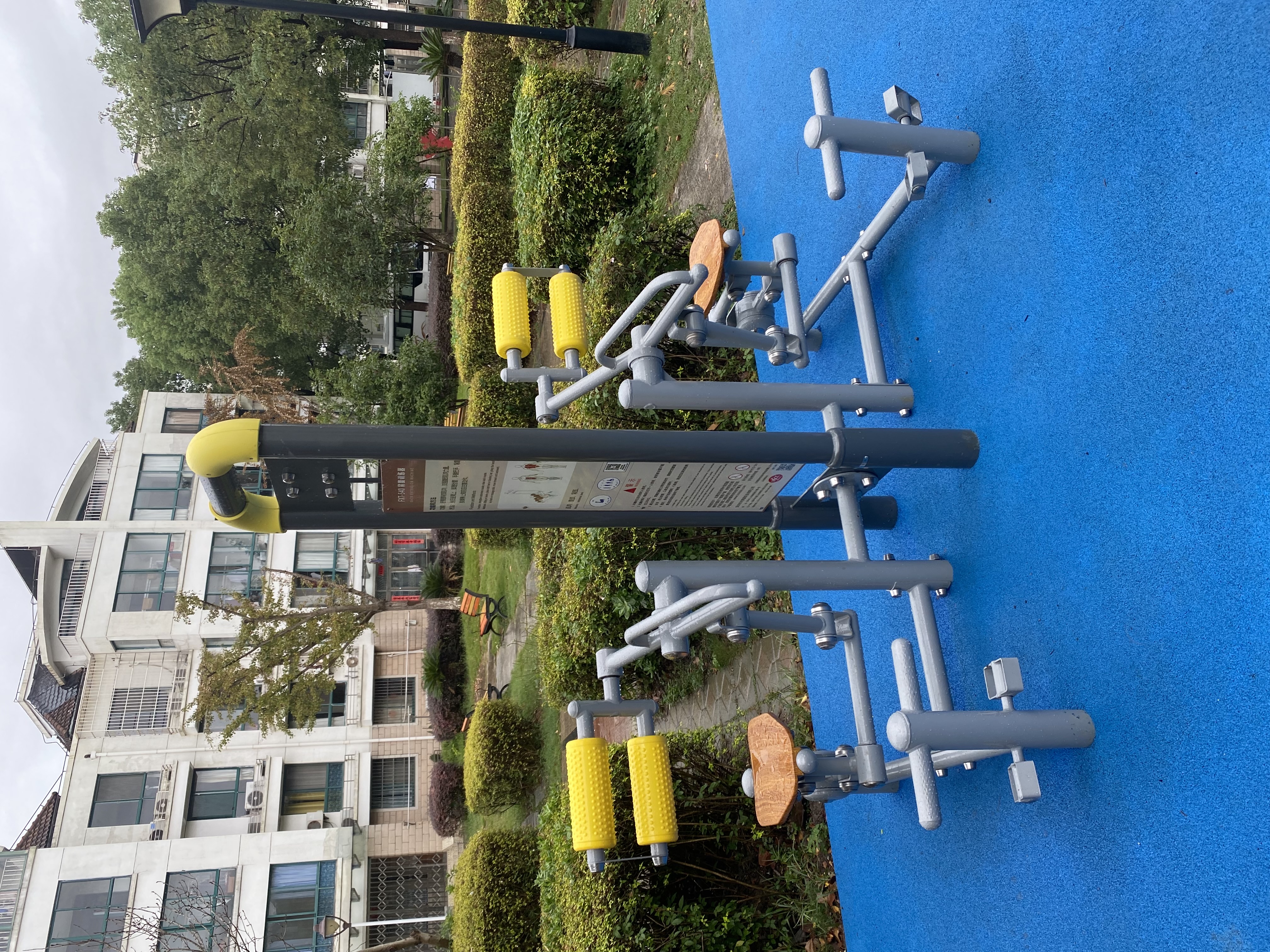 腹背鍛煉器 腹背鍛煉器