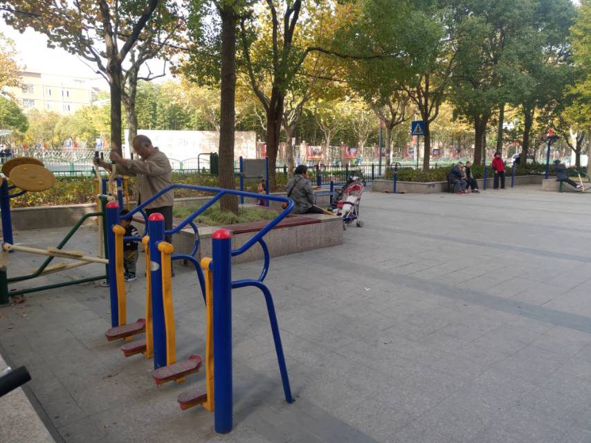 齊一居委東明苑