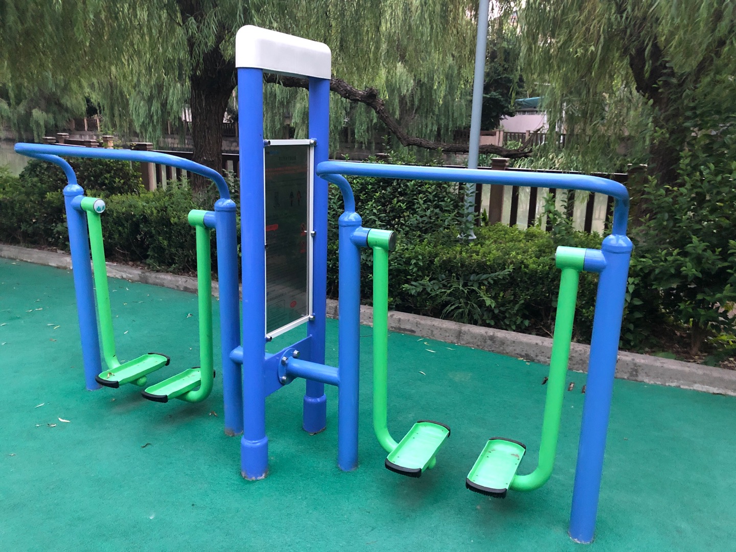 雙立柱太空漫步器