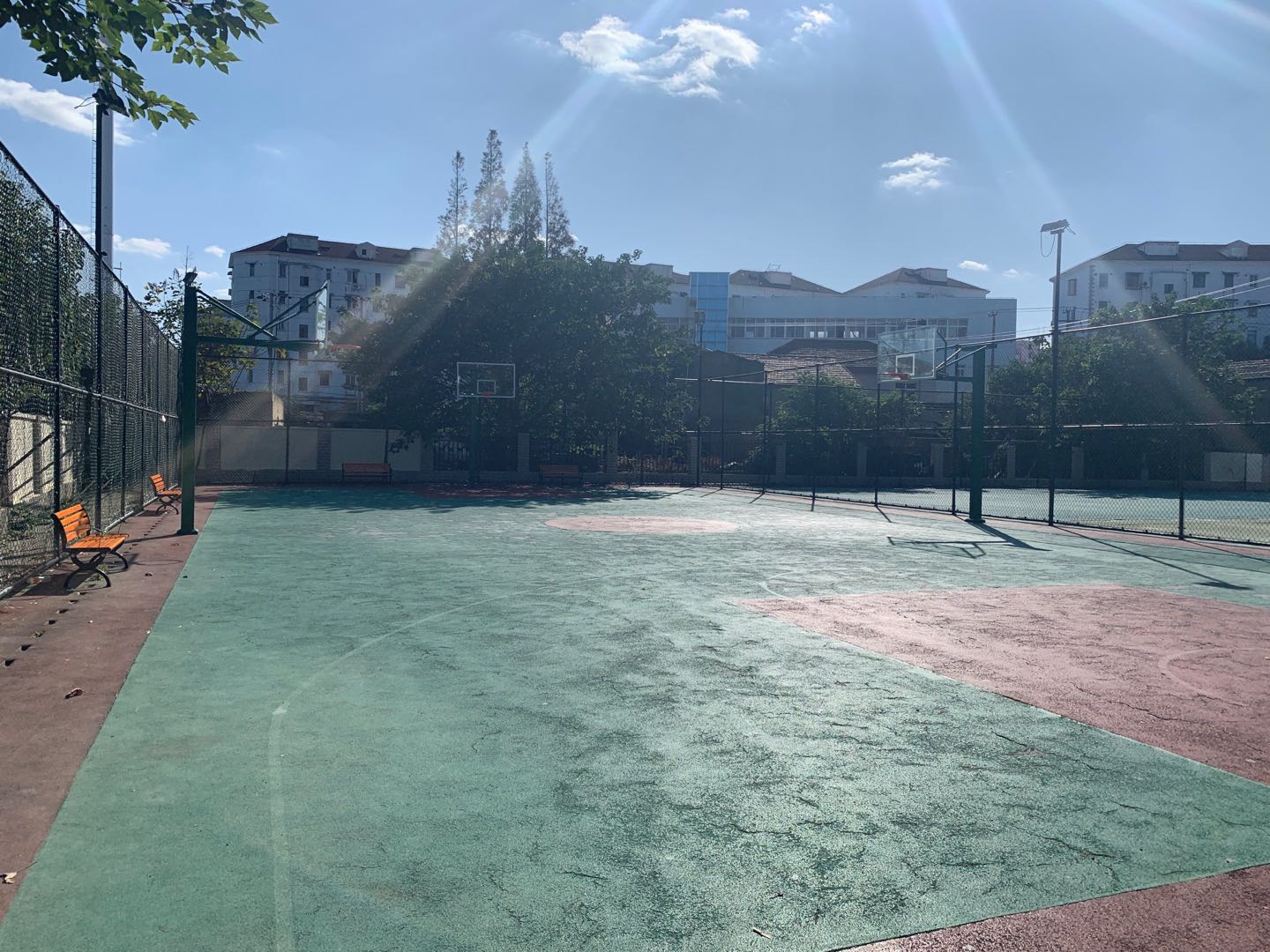 高行鎮(zhèn)東溝社區(qū)體育活動(dòng)中心