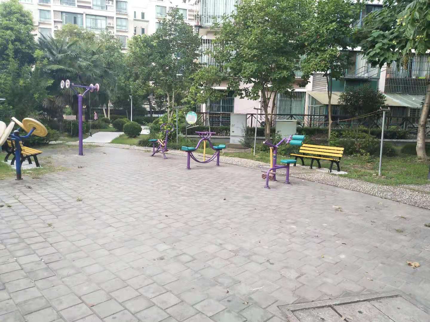 新月麗苑健身點(diǎn)