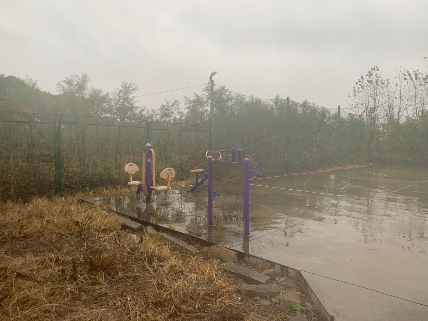 泥城居委健身點