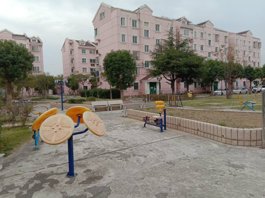 晨陽(yáng)居委晨陽(yáng)路200弄14號(hào)健身路徑