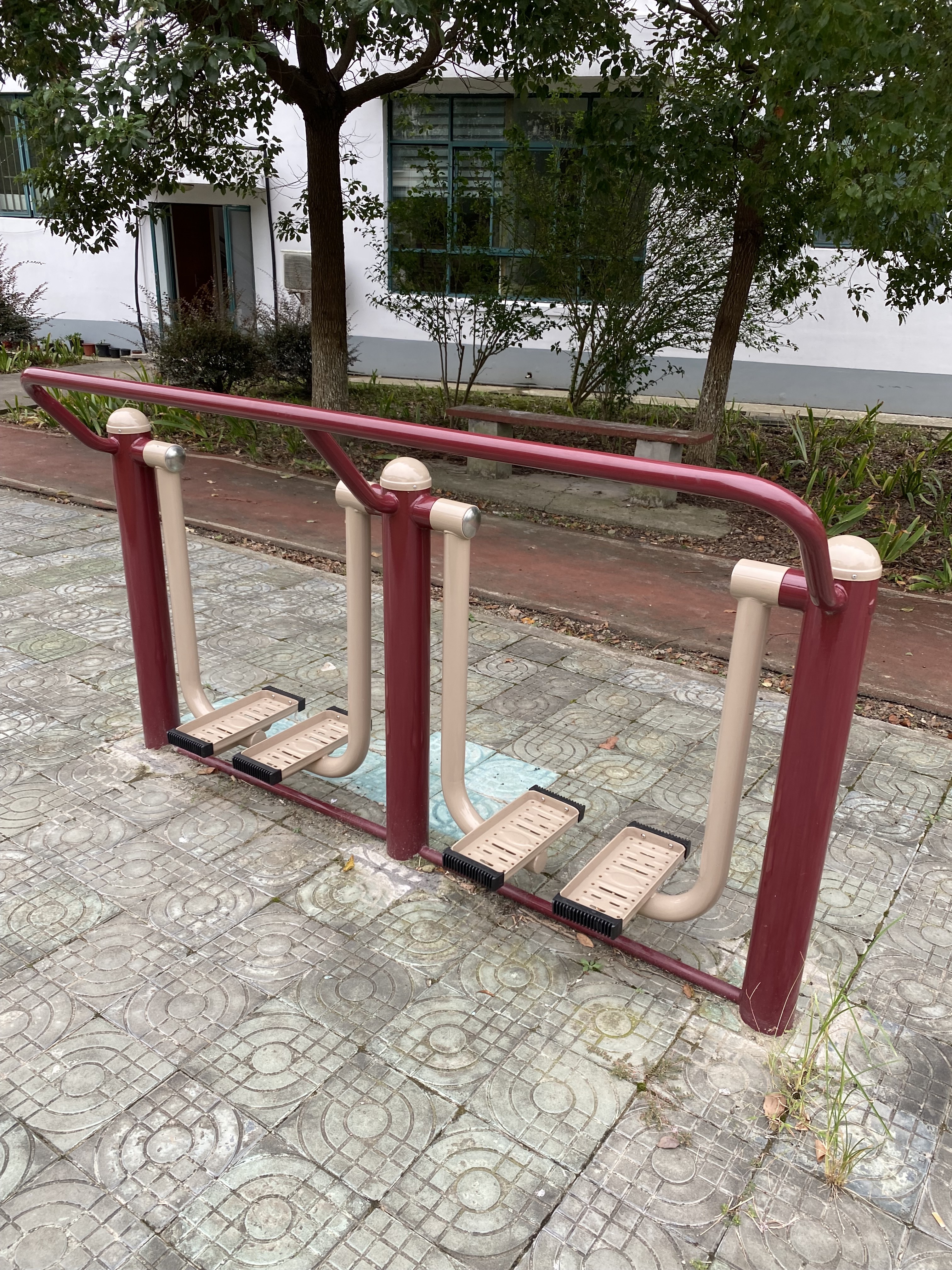 二位太空漫步機(jī)