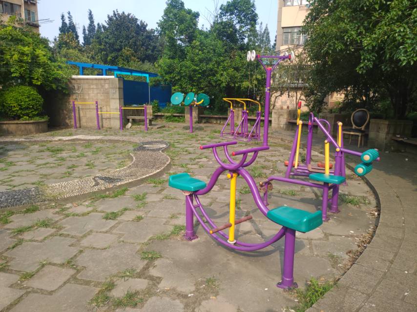 泗塘四村二居委健身點