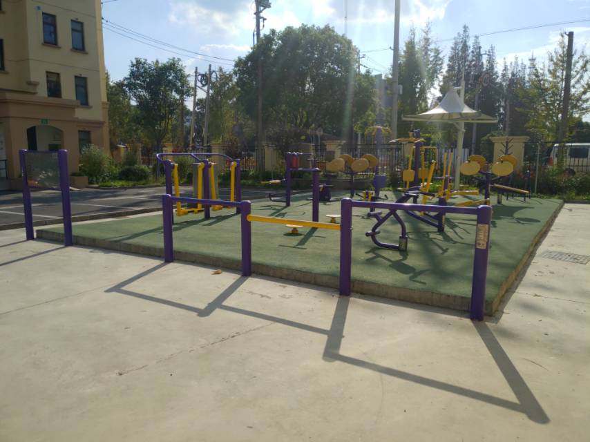 長征雅苑小區(qū)健身點