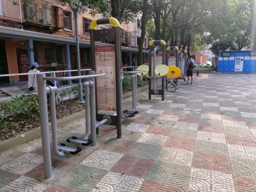 寶鋼一村健身點(diǎn)     1