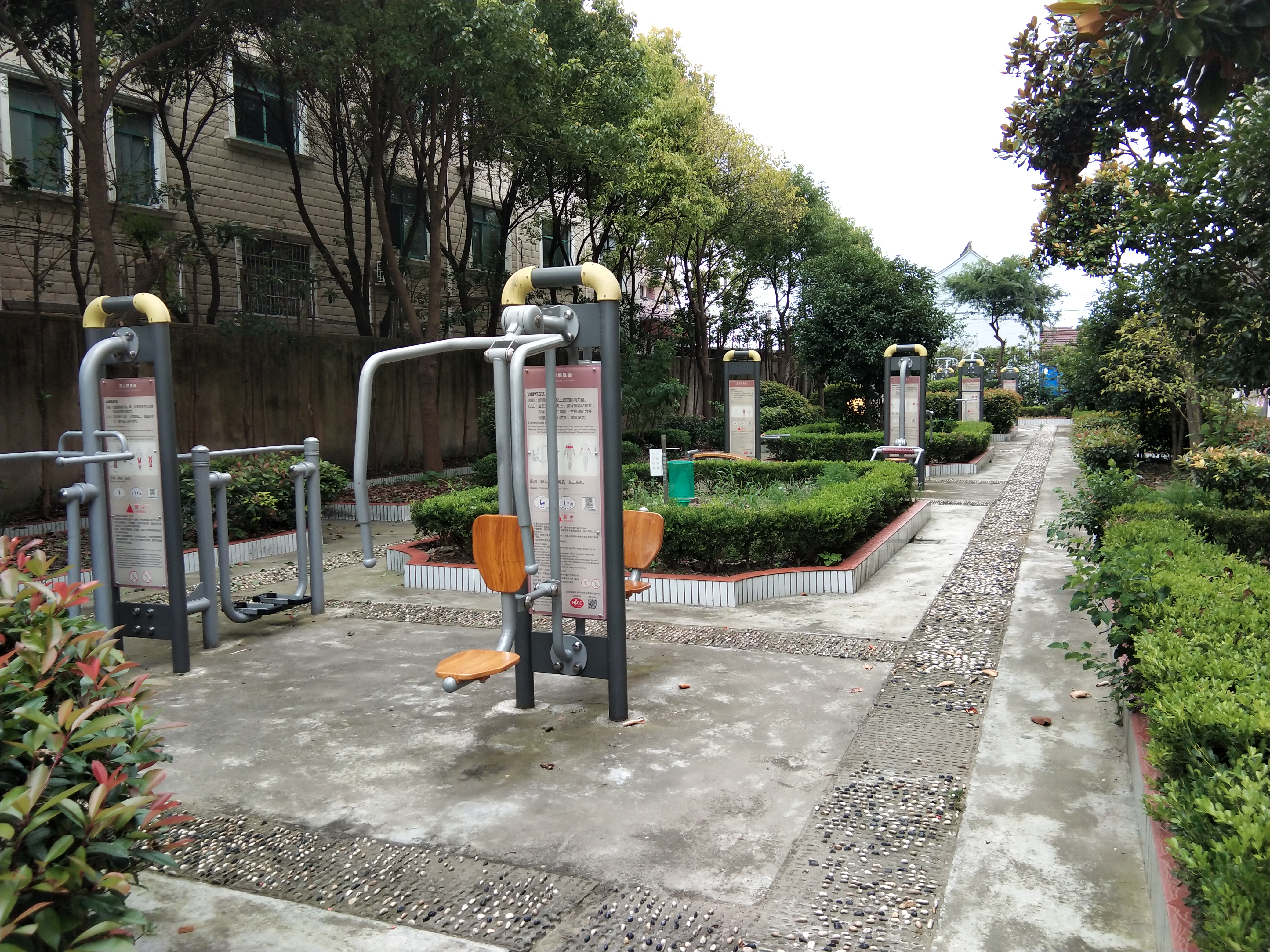 奉城鎮(zhèn)高橋村市民益智健身苑點(diǎn)