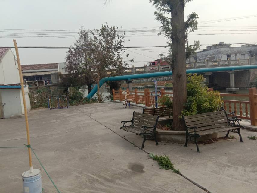 先進(jìn)村13組老年活動室內(nèi)健身路徑