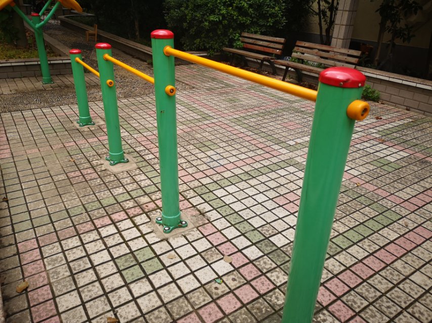 多聯(lián)壓腿架