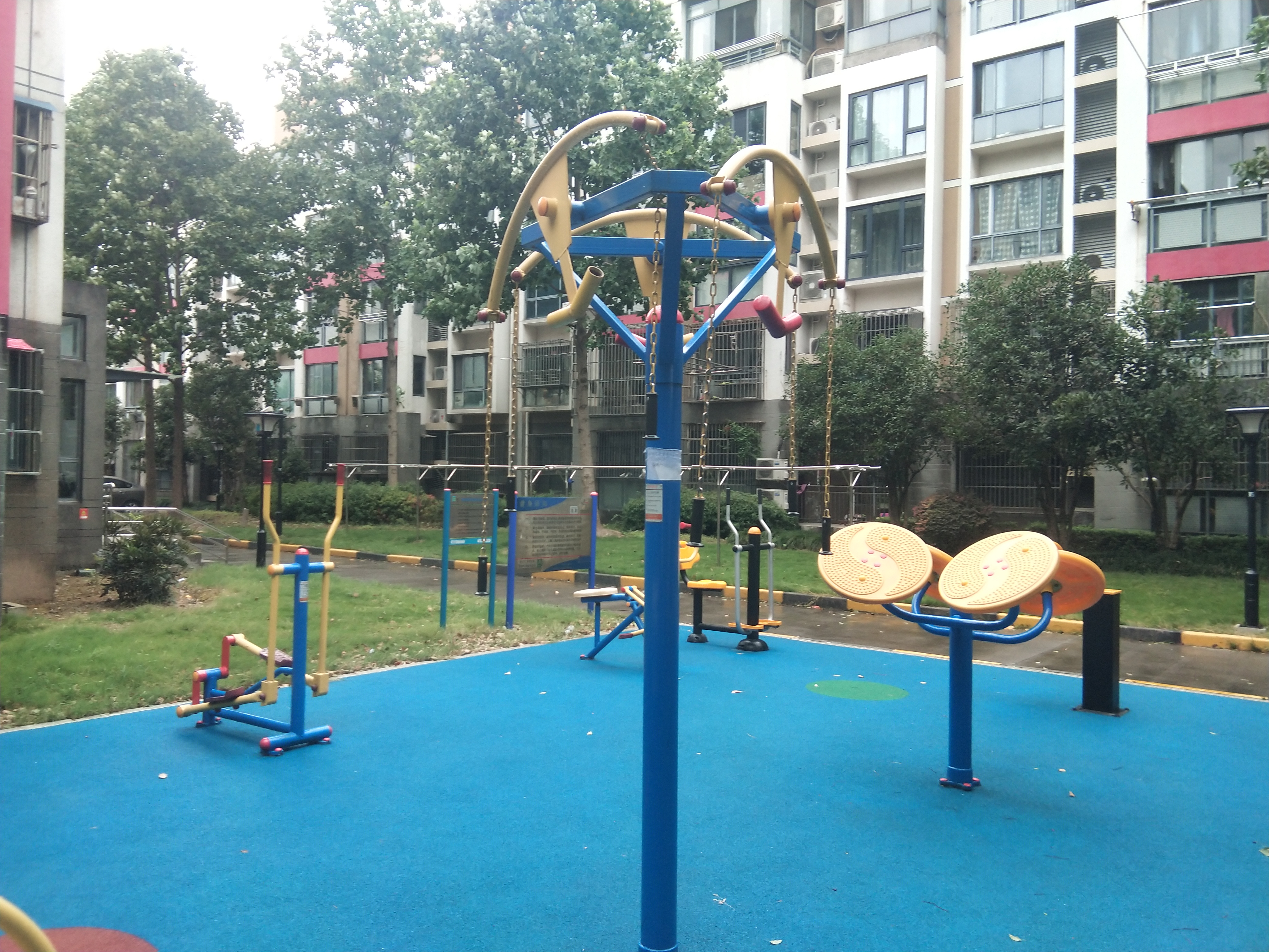 三人上肢牽引器