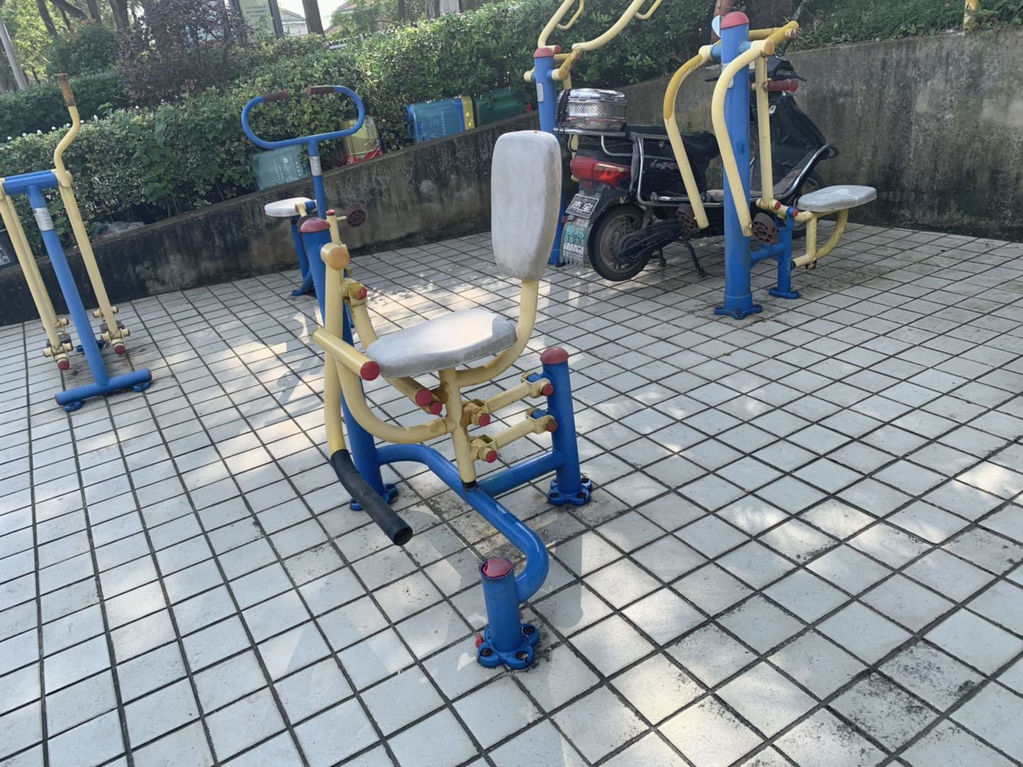 自重腿部鍛煉器