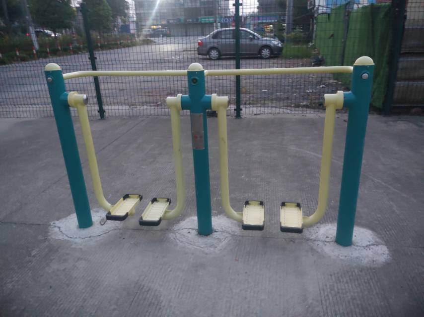 雙位太空漫步機