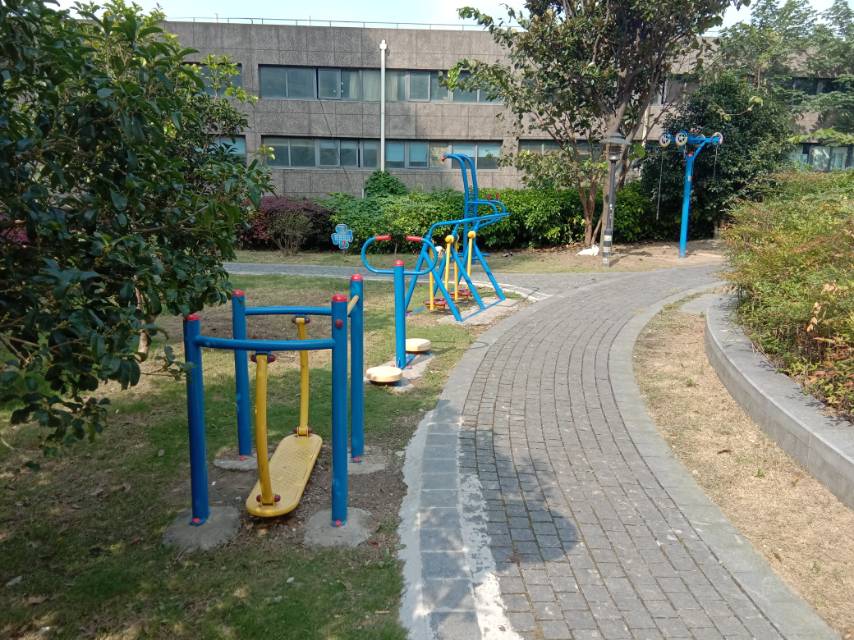 珠江假日廣場(chǎng)健身點(diǎn)