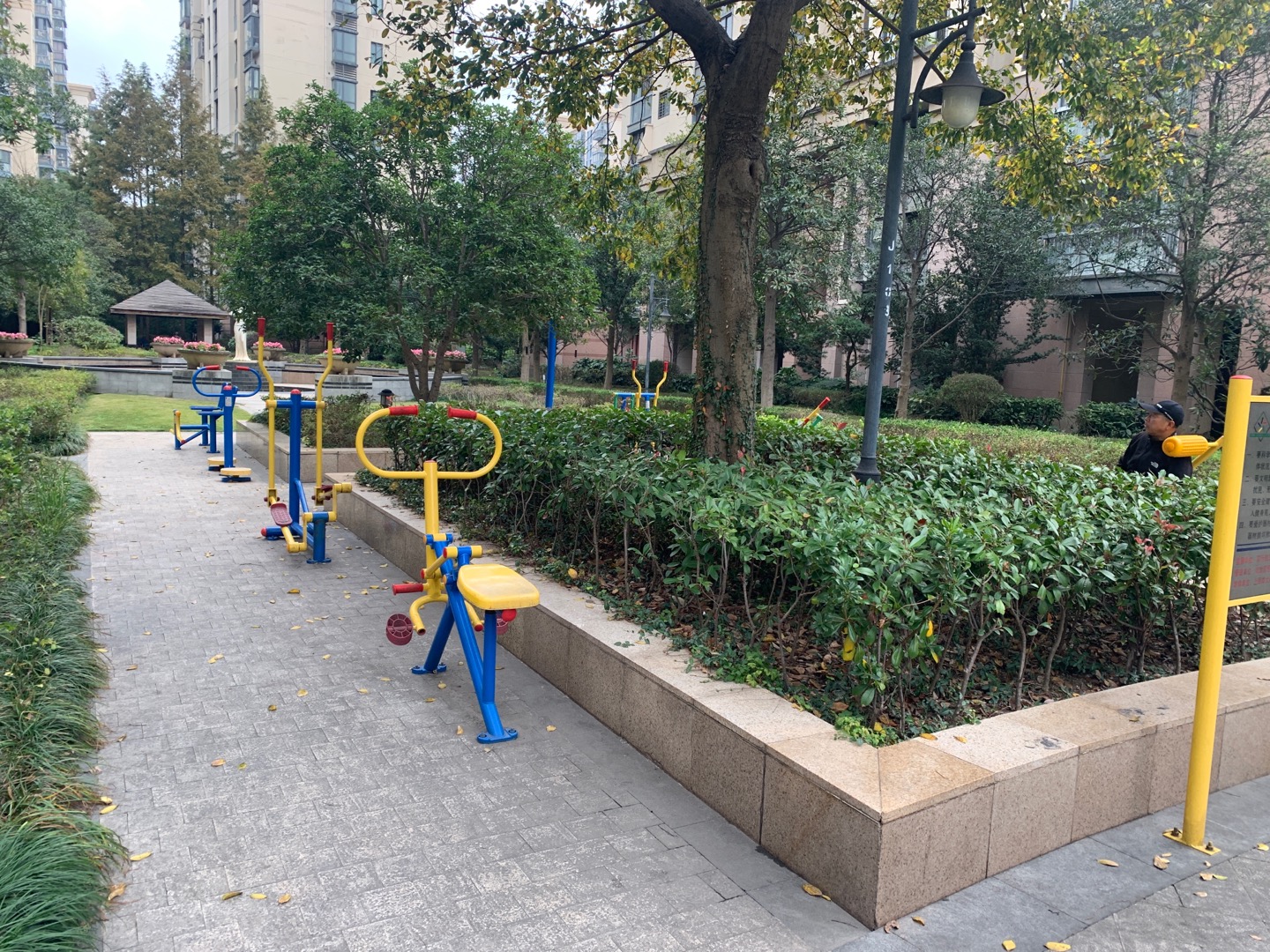 高行鎮(zhèn)綠地居委健身苑點2