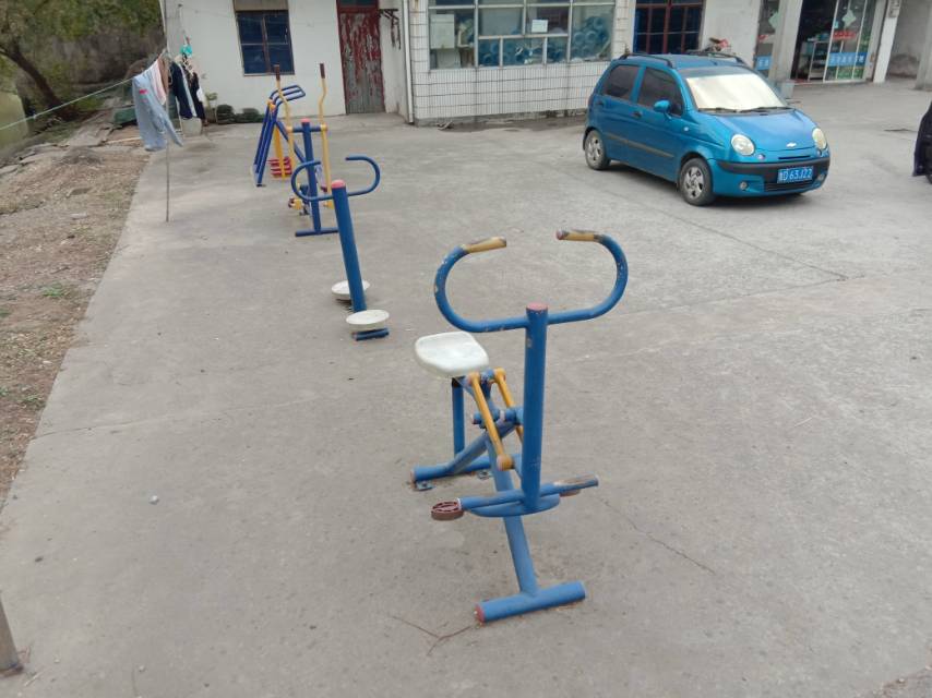 義泓村果園4組321號健身路徑