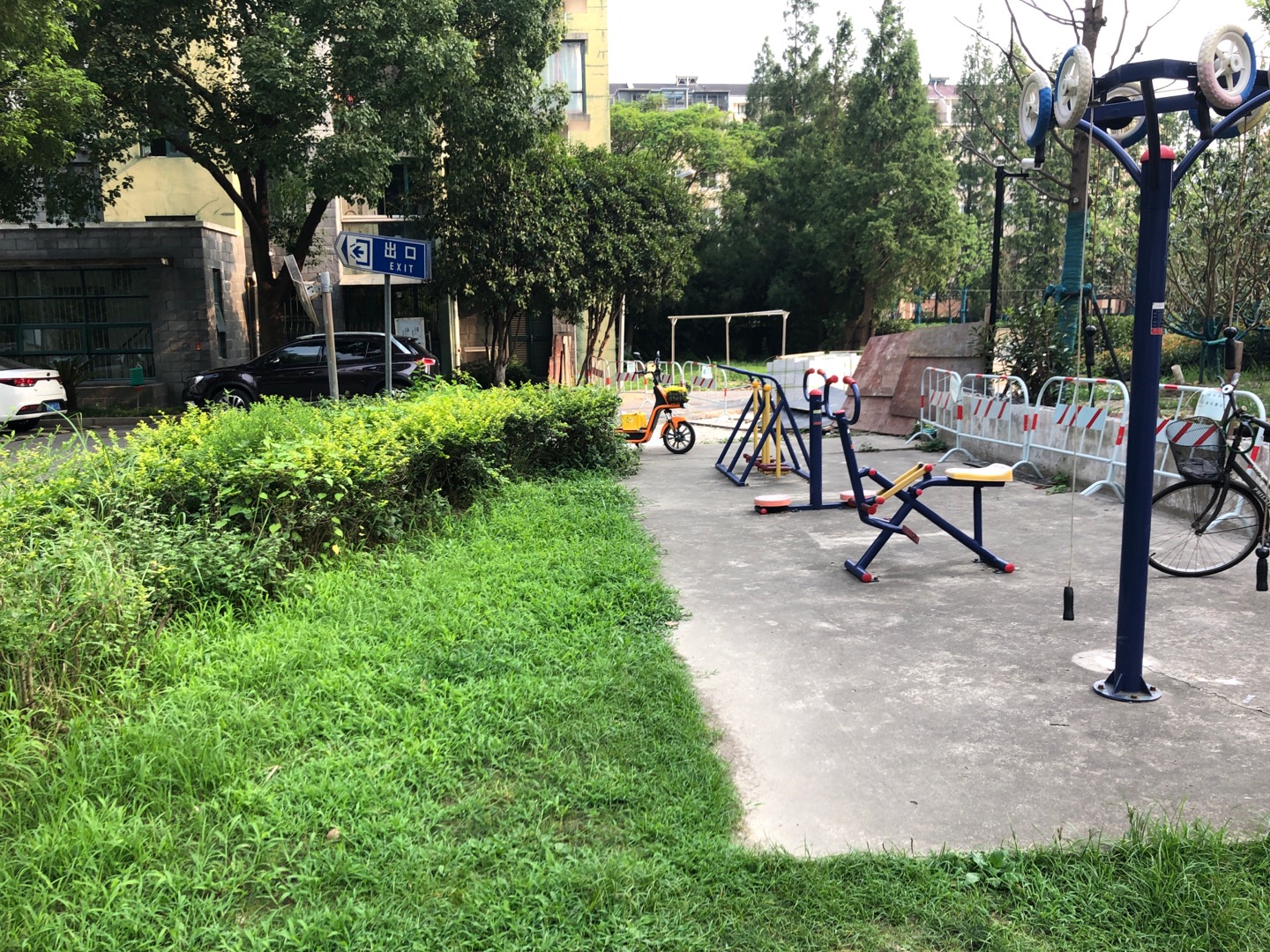 同濟華城居委B健身苑點