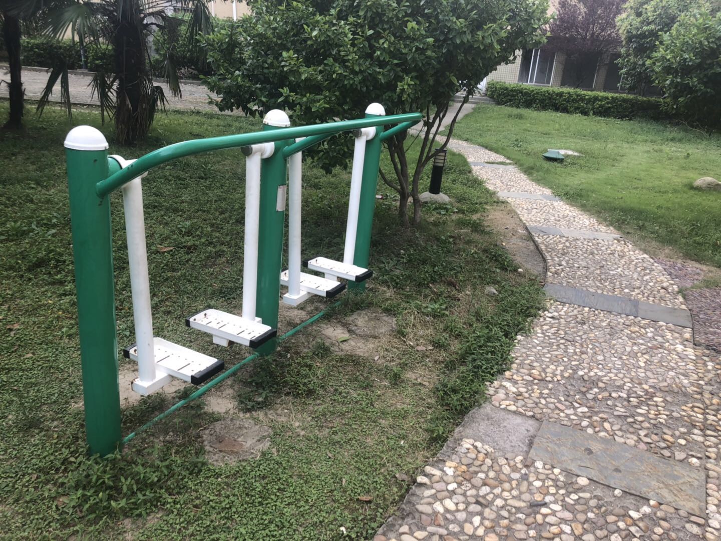 二位太空漫步機