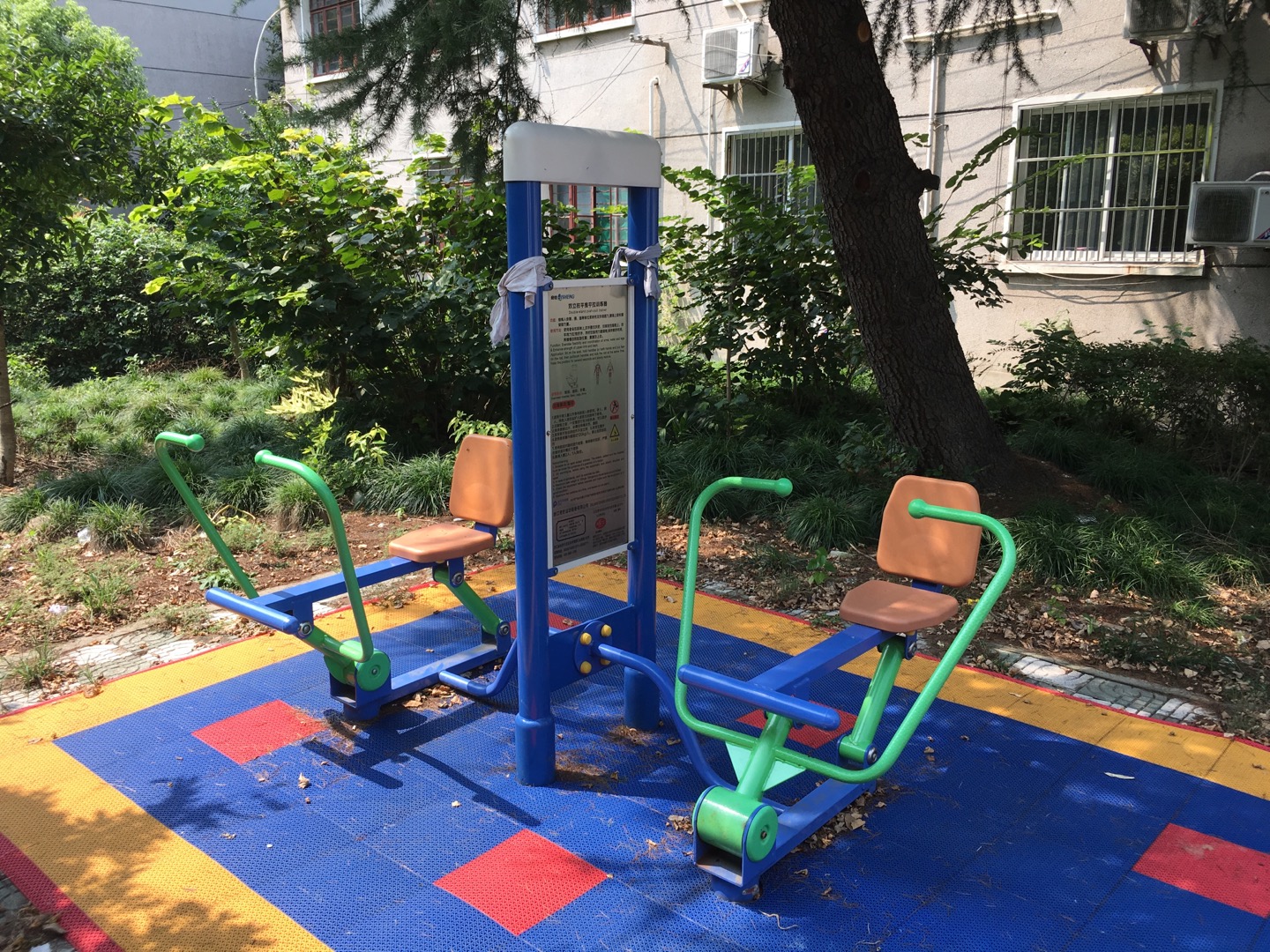 雙立柱平推平拉訓(xùn)練器