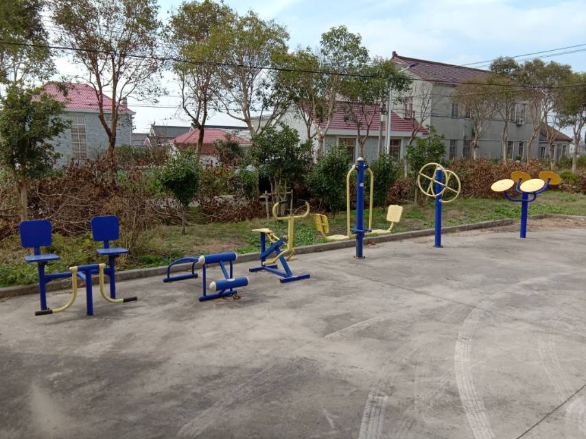 崇明區(qū)中興鎮(zhèn)汲浜大公15隊(duì)健身點(diǎn)
