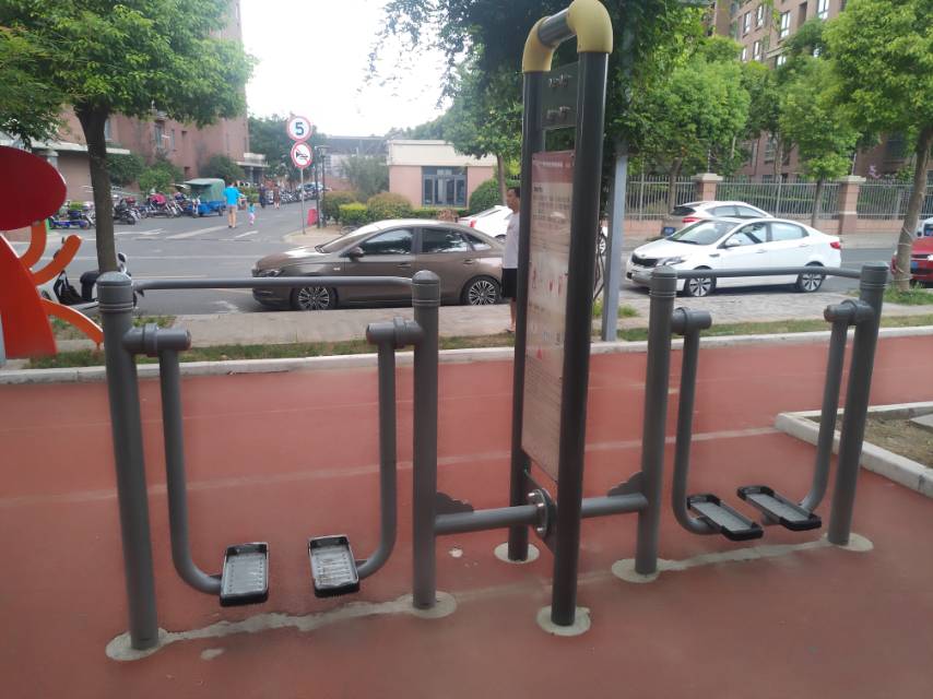 雙位太空漫步機(jī)