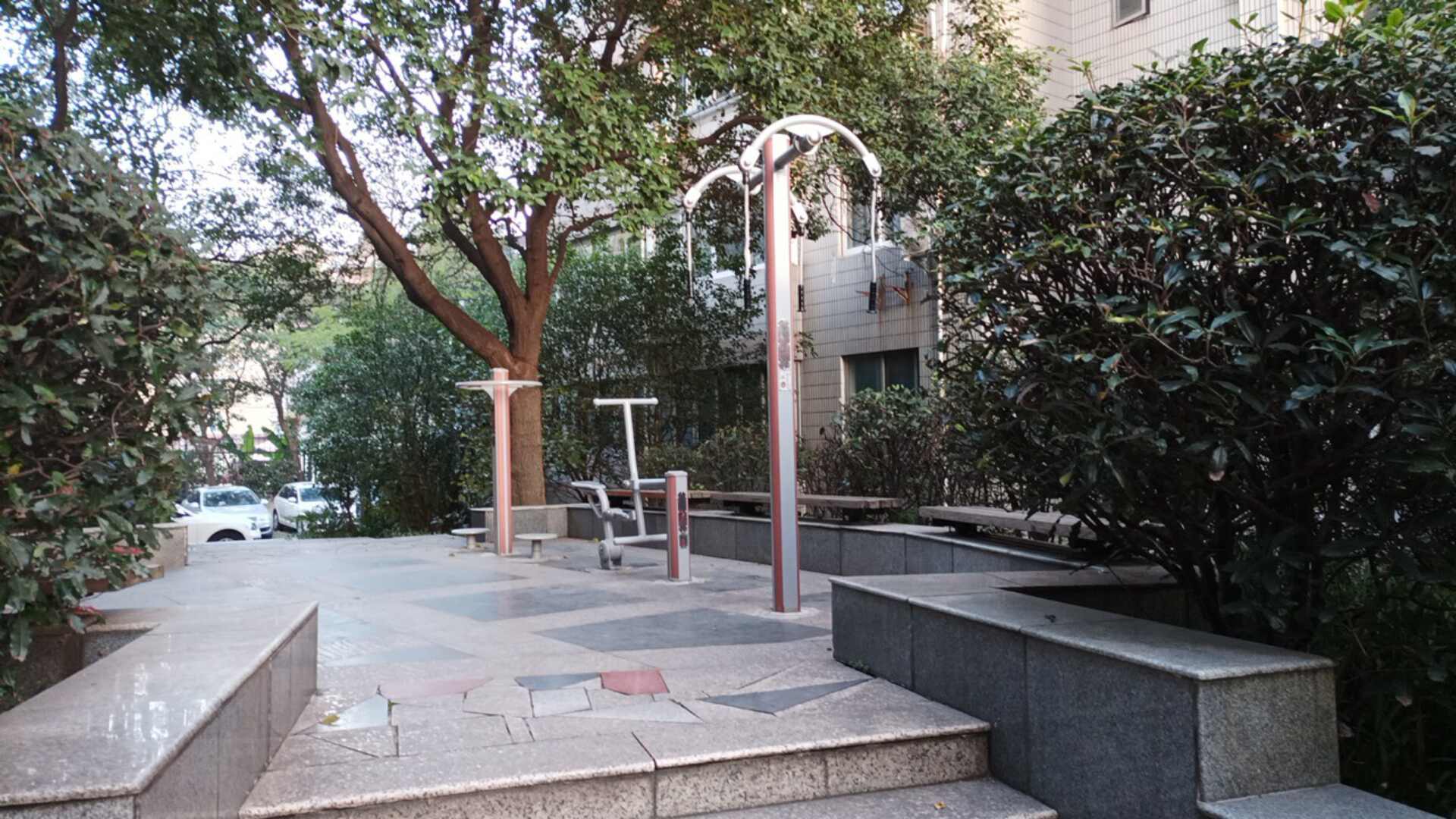 甘泉街道志丹（西部大樓）健身苑點(diǎn)