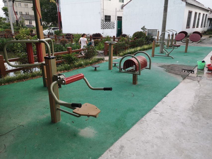 新塘村銀杏廣場市民益智健身點