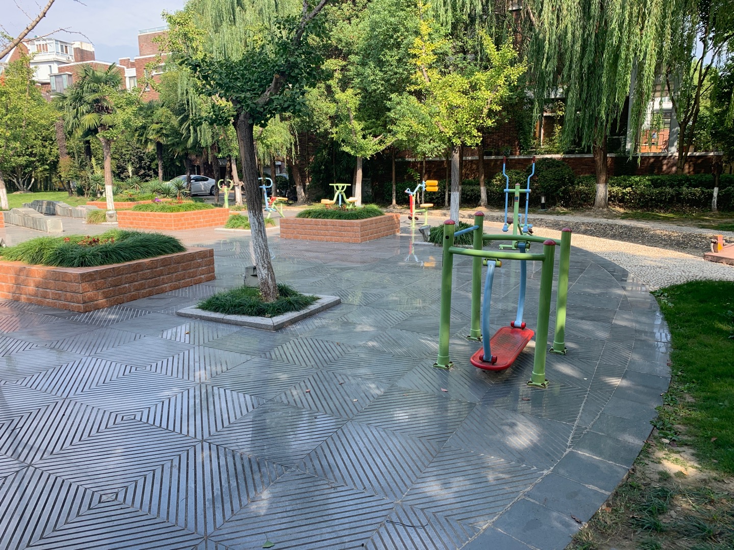 復(fù)地香堤苑健身點