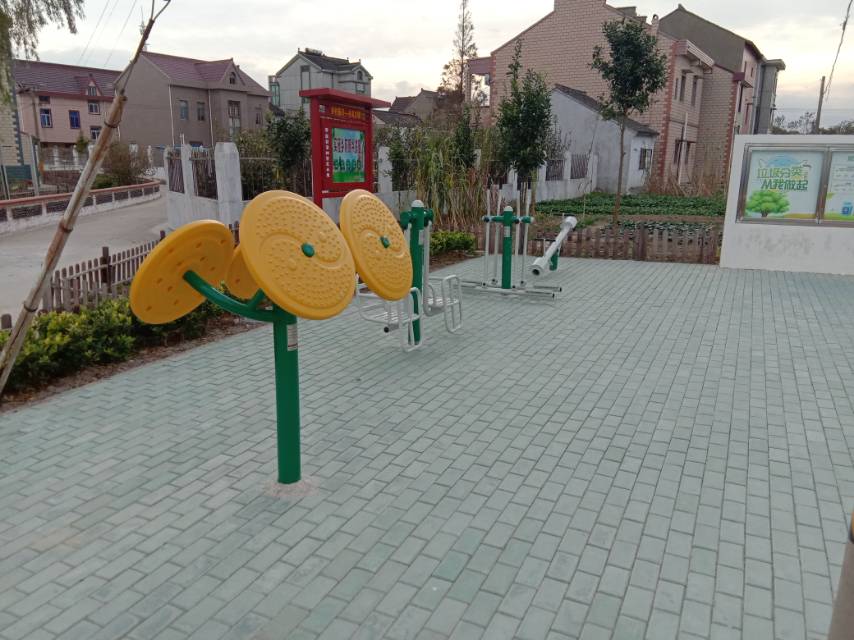 營(yíng)前村3組東王家宅22號(hào)前健身路徑