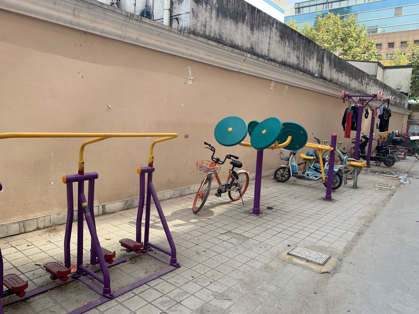 泉東二居委健身點(diǎn)2