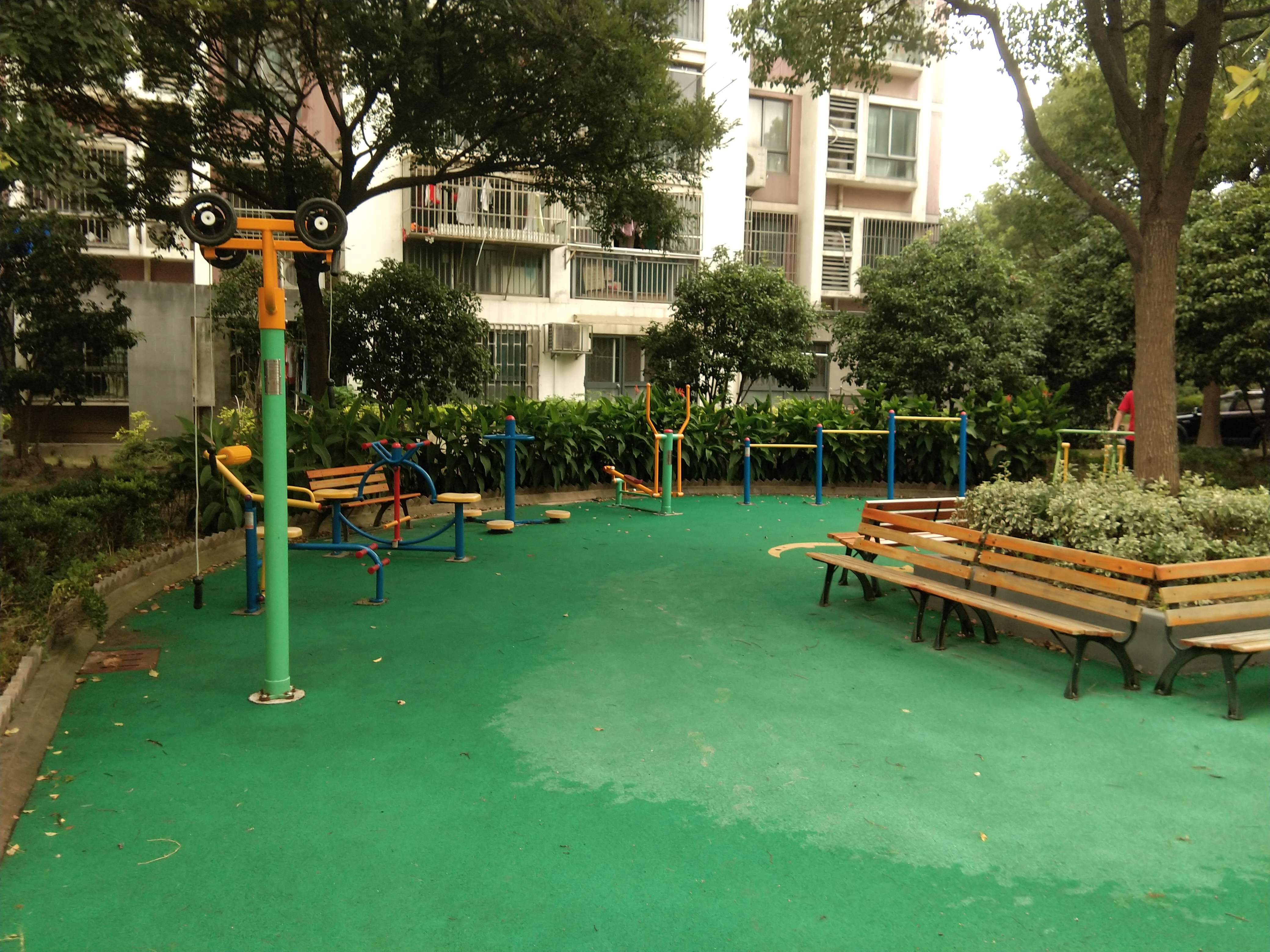 世博二居A健身苑點