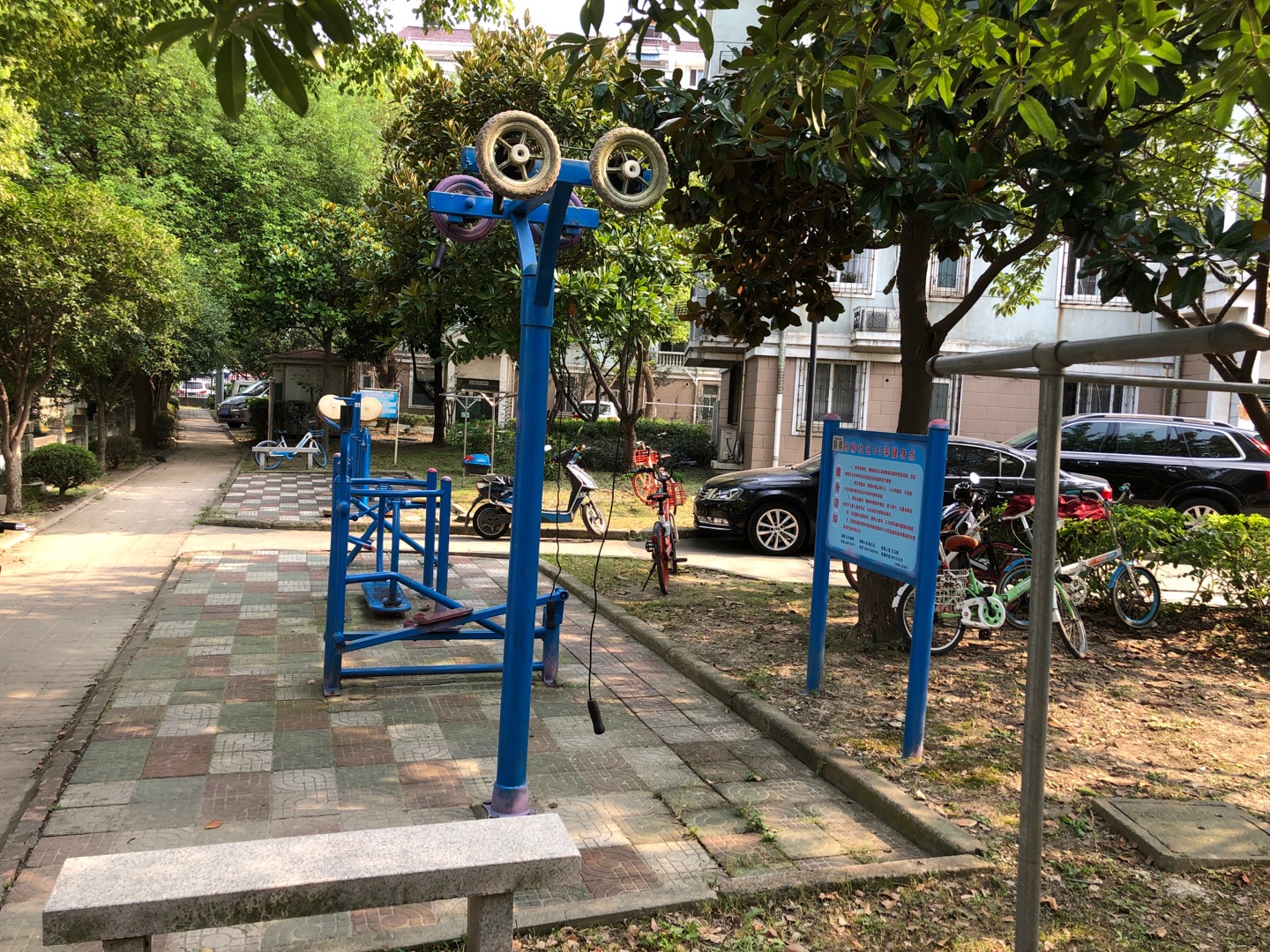 楊柳社區(qū)翔封路80弄健身點(diǎn)