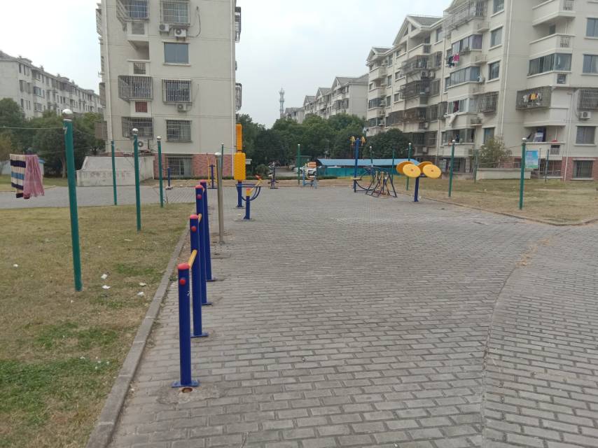 江家宅居委凌港城小區(qū)晨陽西路150弄79號東側(cè)健身路徑