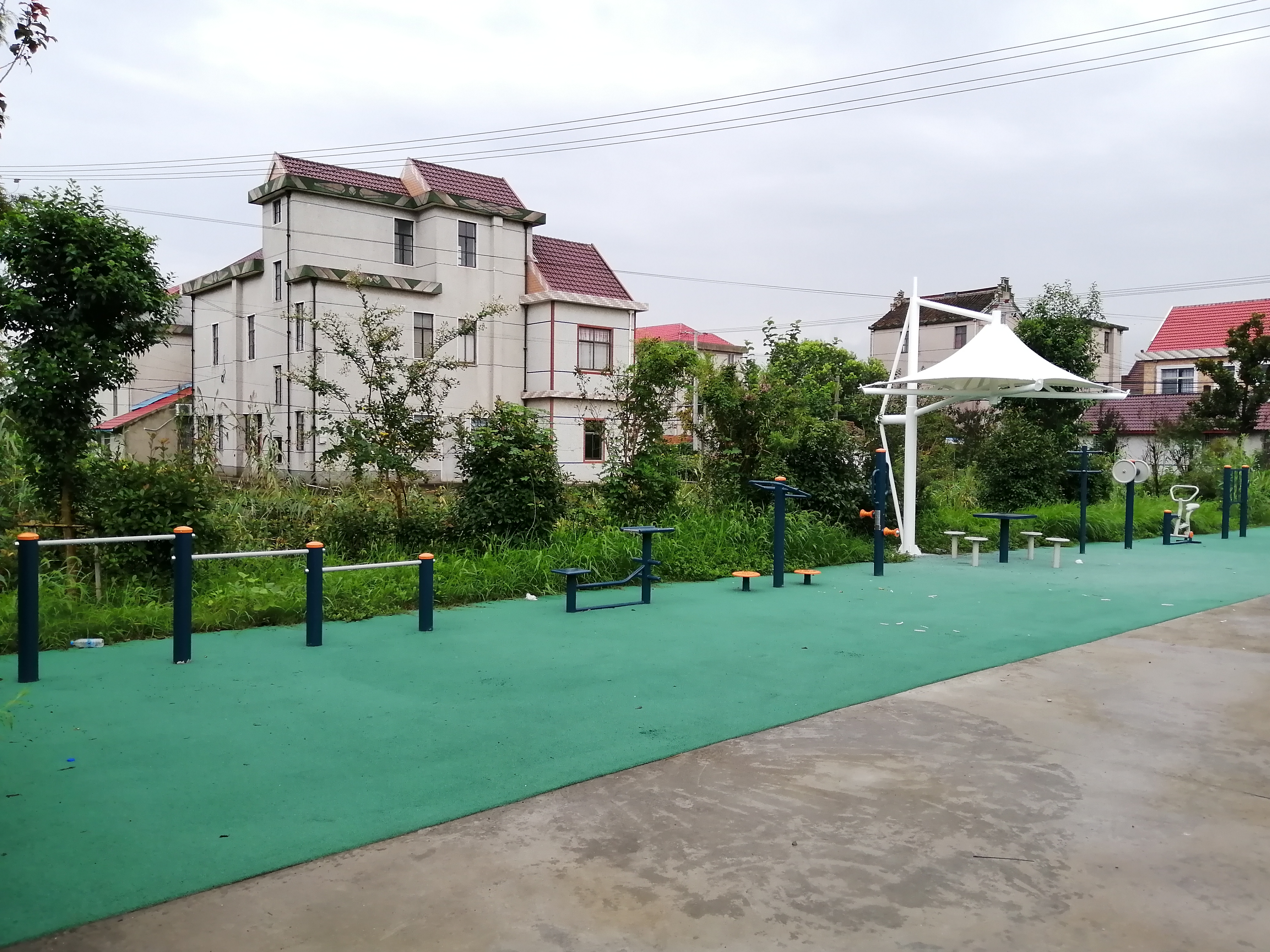 松江區(qū)石湖蕩鎮(zhèn)新源村耶穌堂市民益智健身點(diǎn)