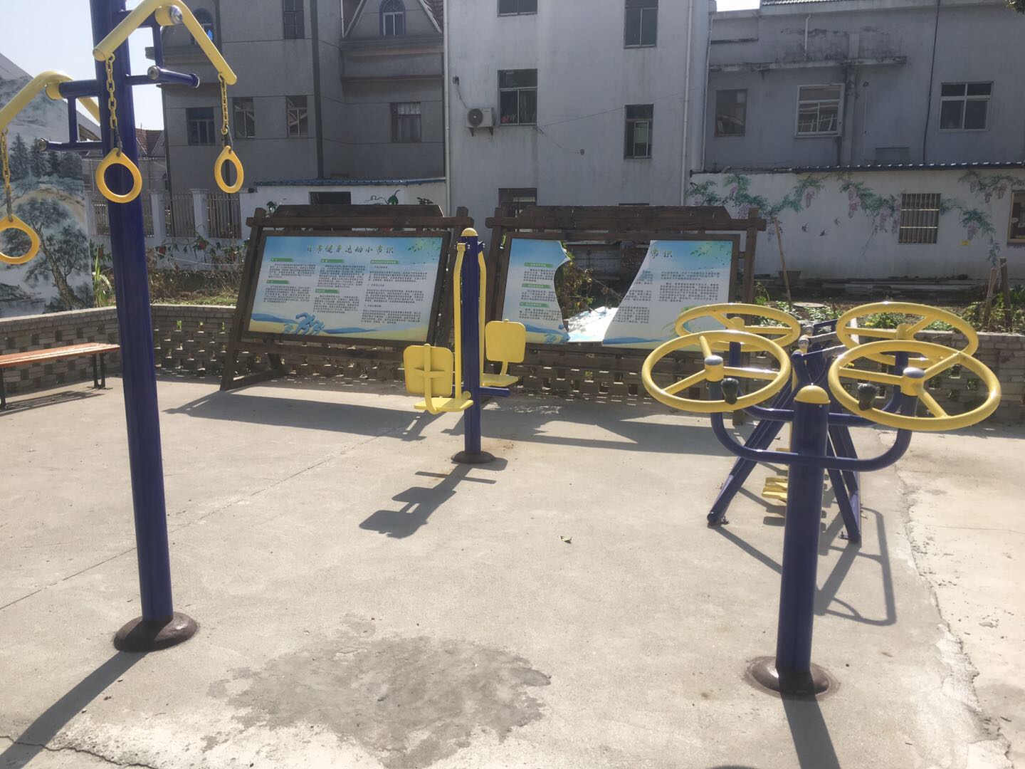 老港鎮(zhèn)牛肚村民委員會14組健身苑點(diǎn)