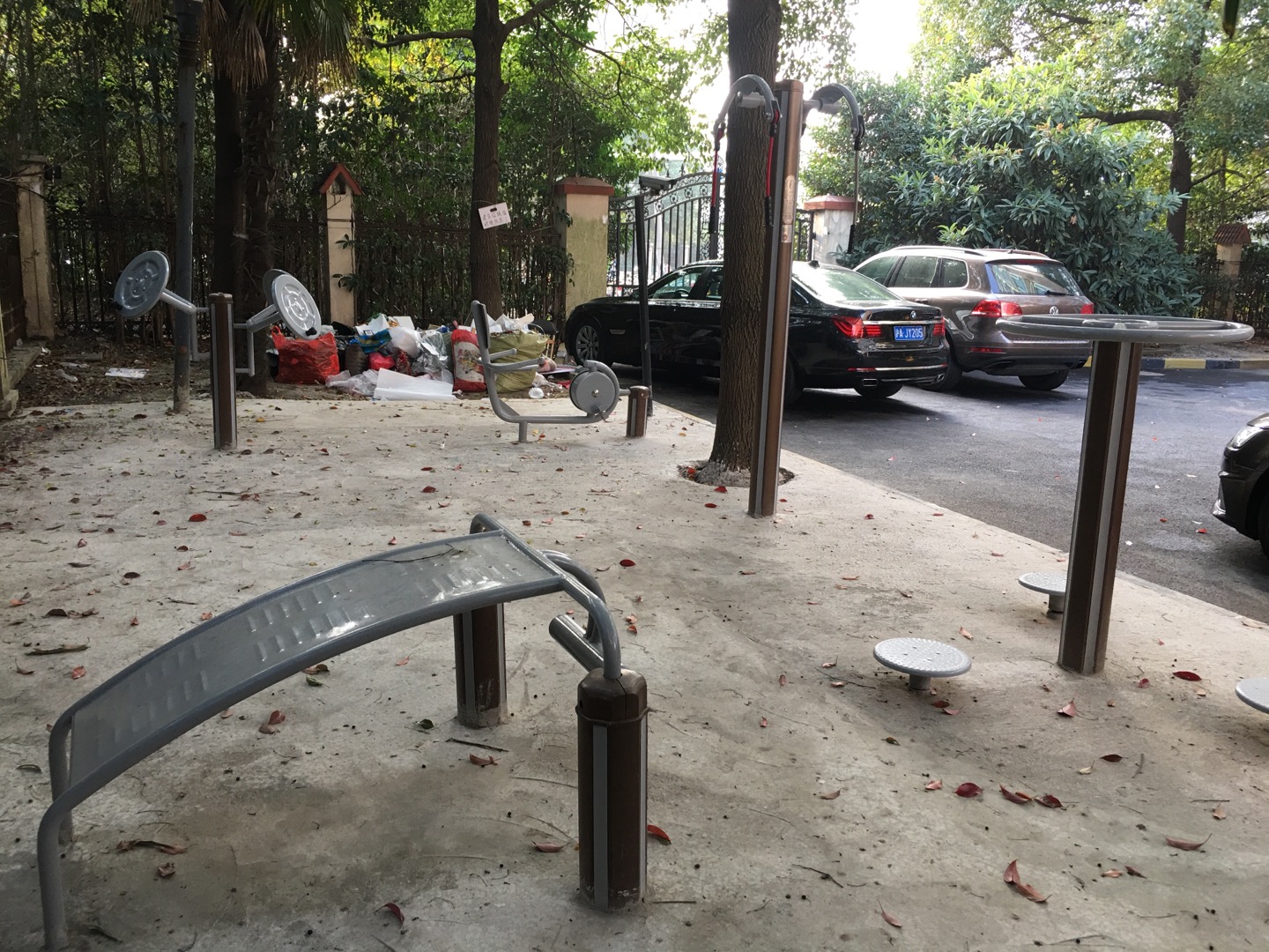 安居苑居委健身點2