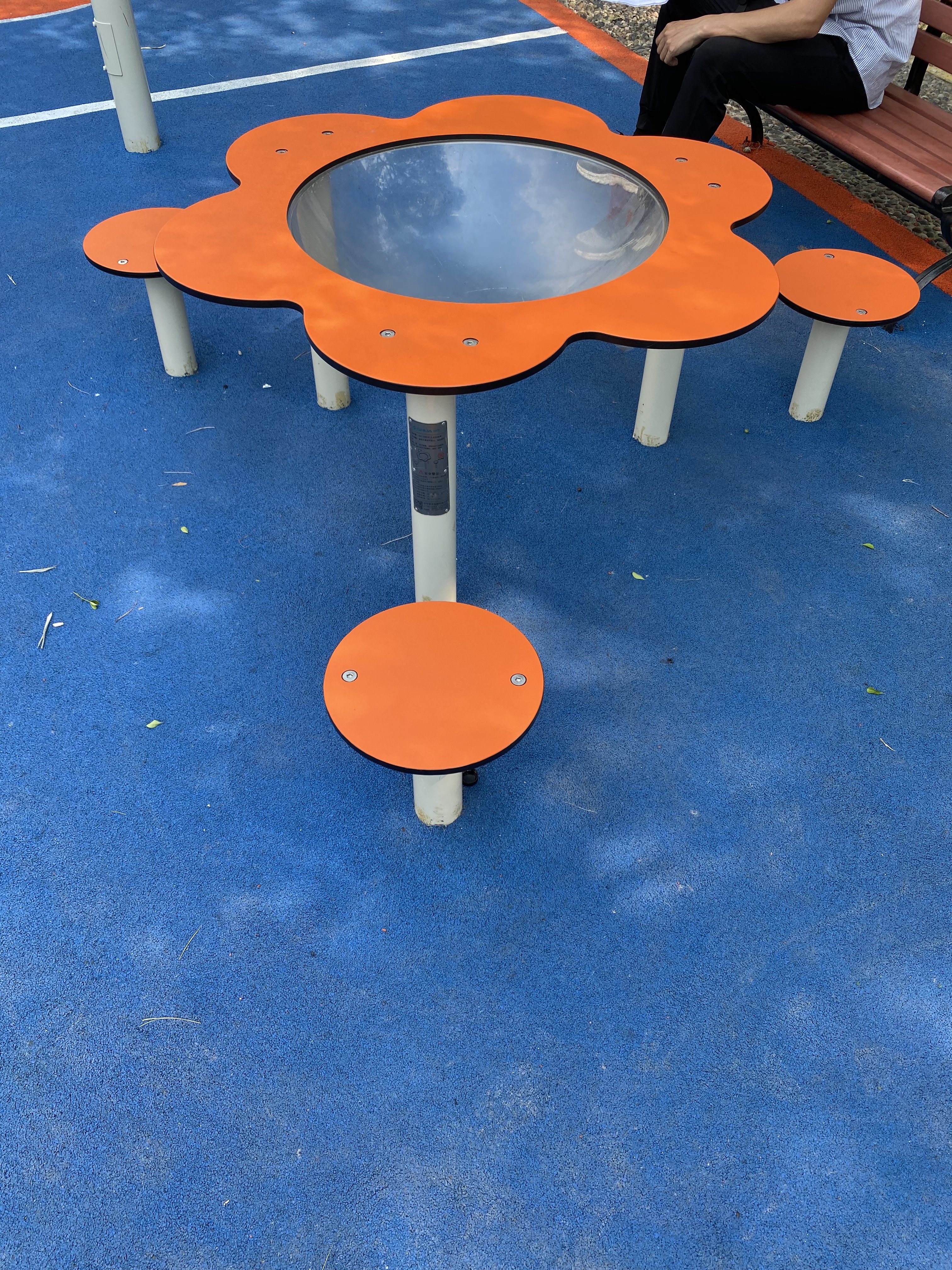 兒童娛樂(lè)設(shè)施