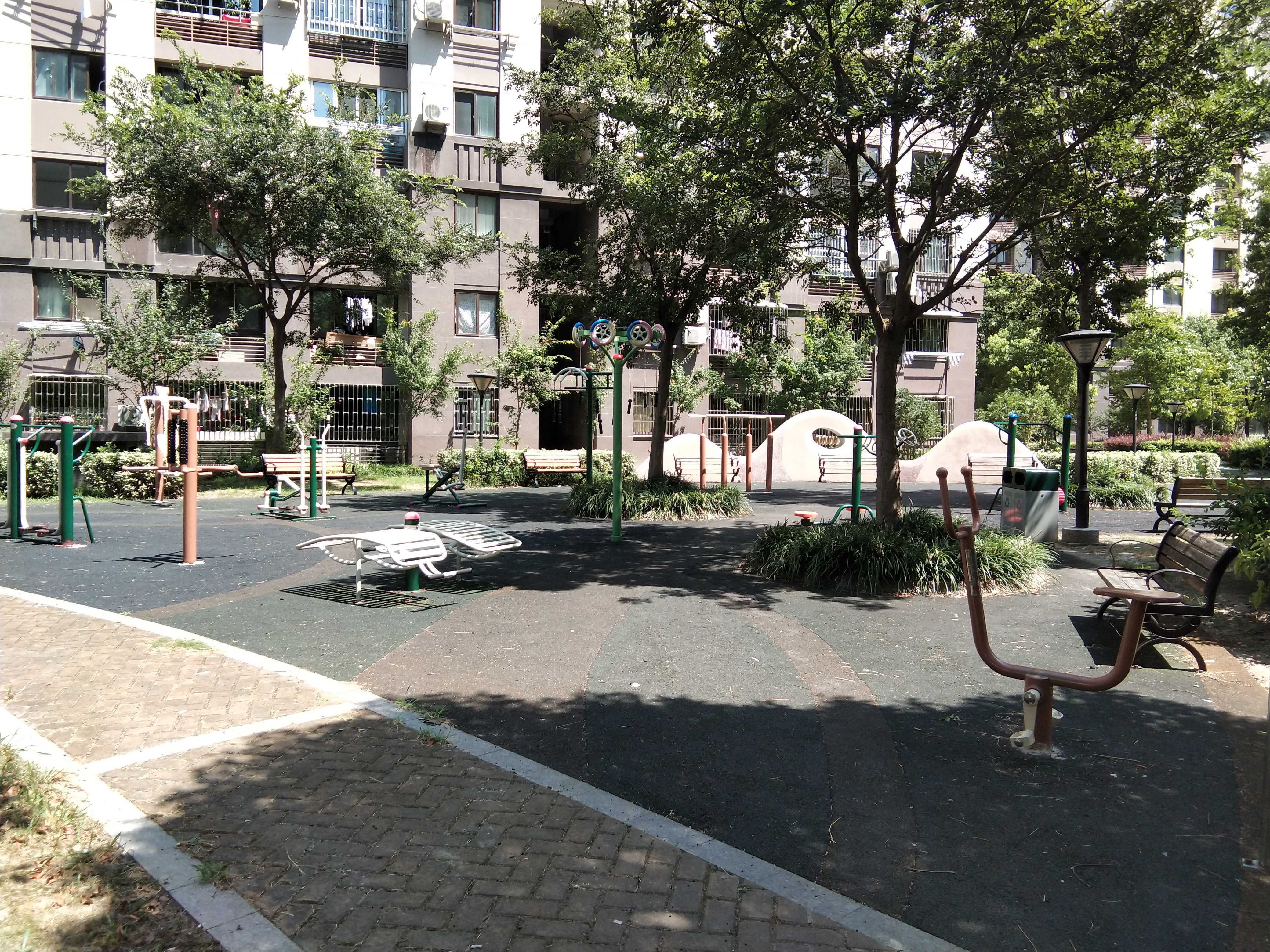 浦航八居委健身苑點(diǎn)