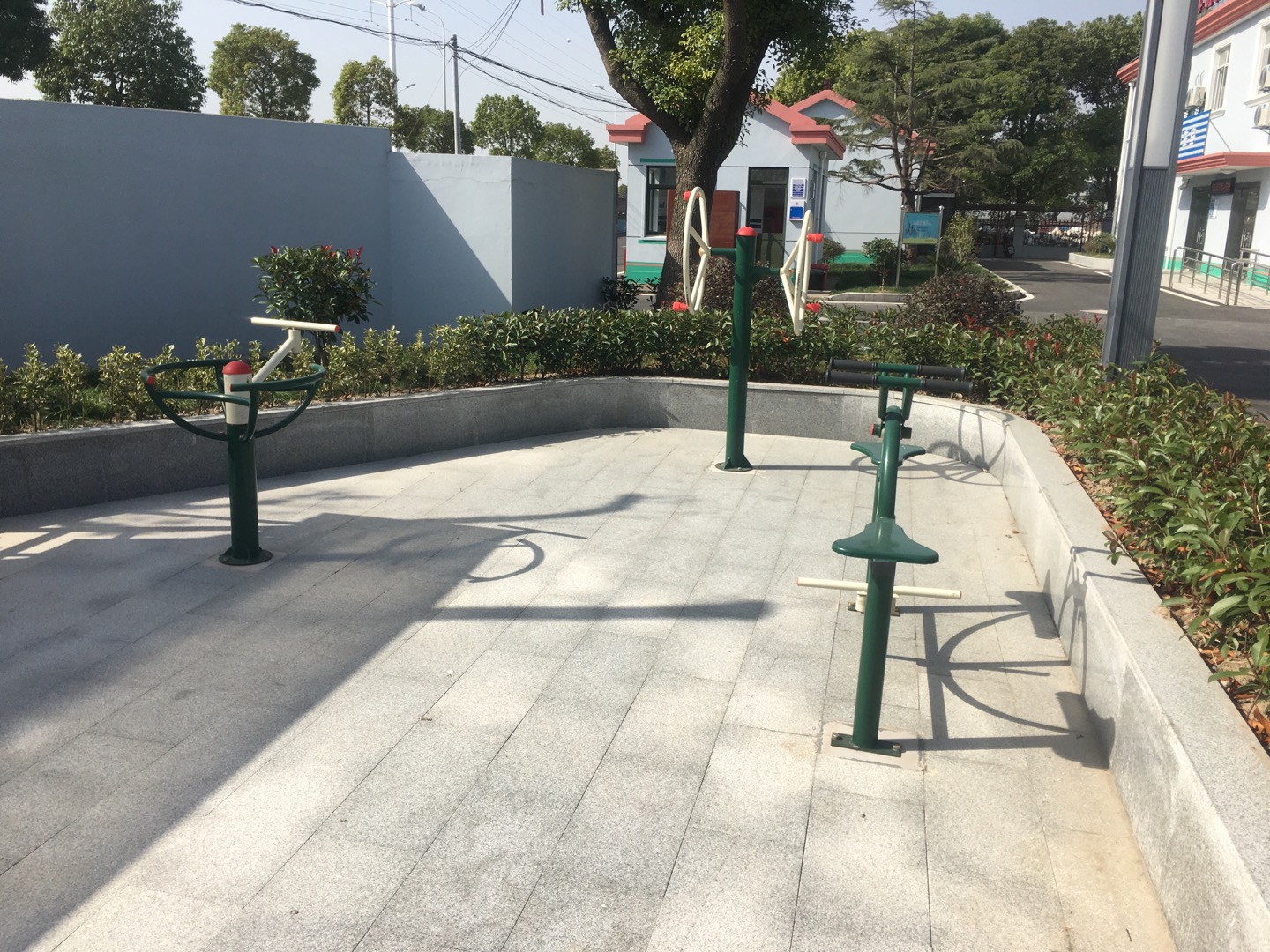 老港鎮(zhèn)牛肚村民委員會健身苑點