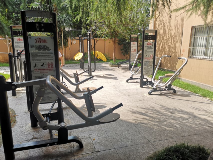 吳寶路一居委健身苑點E