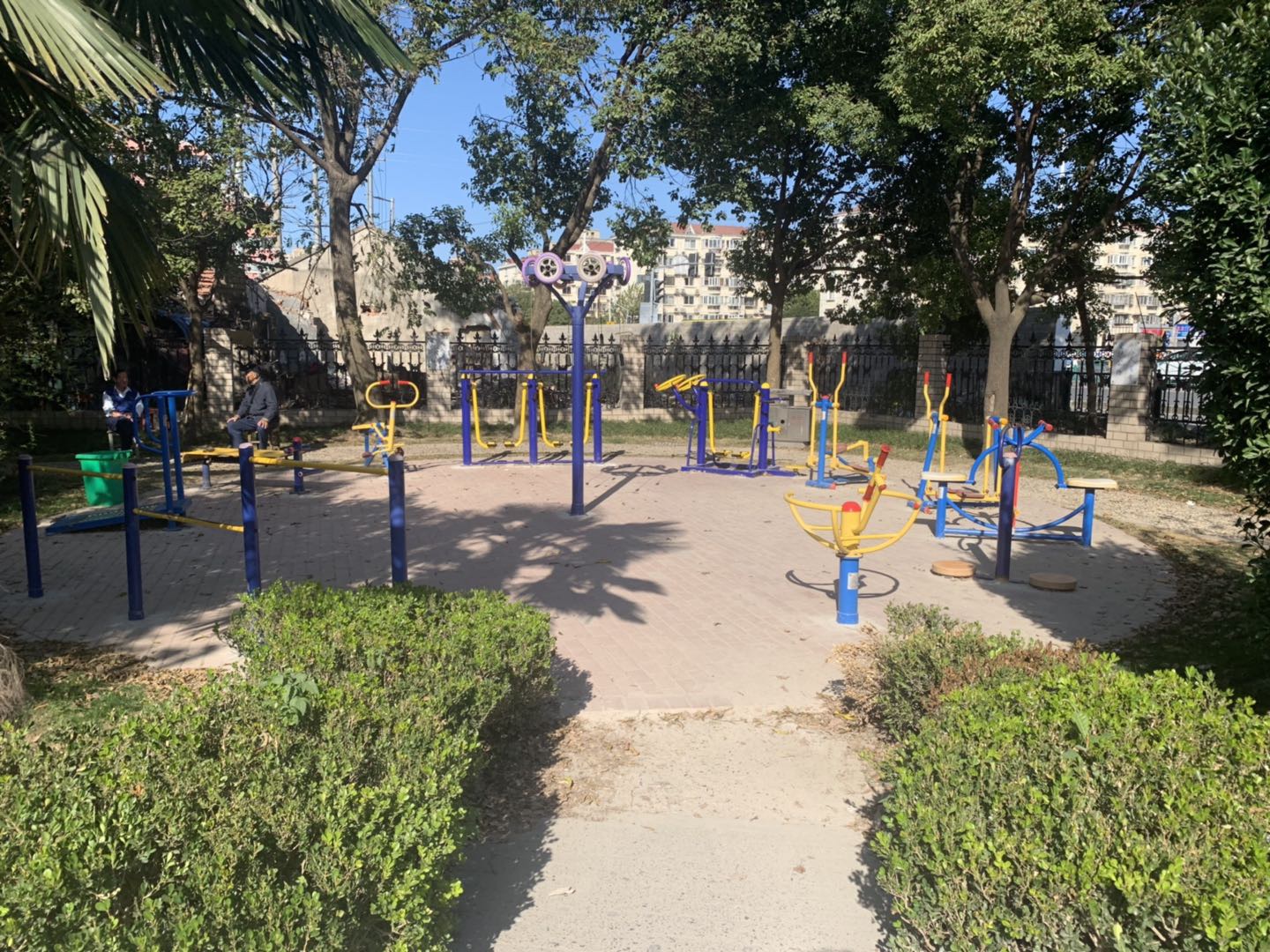 高行鎮(zhèn)東溝三居健身苑點(diǎn)3