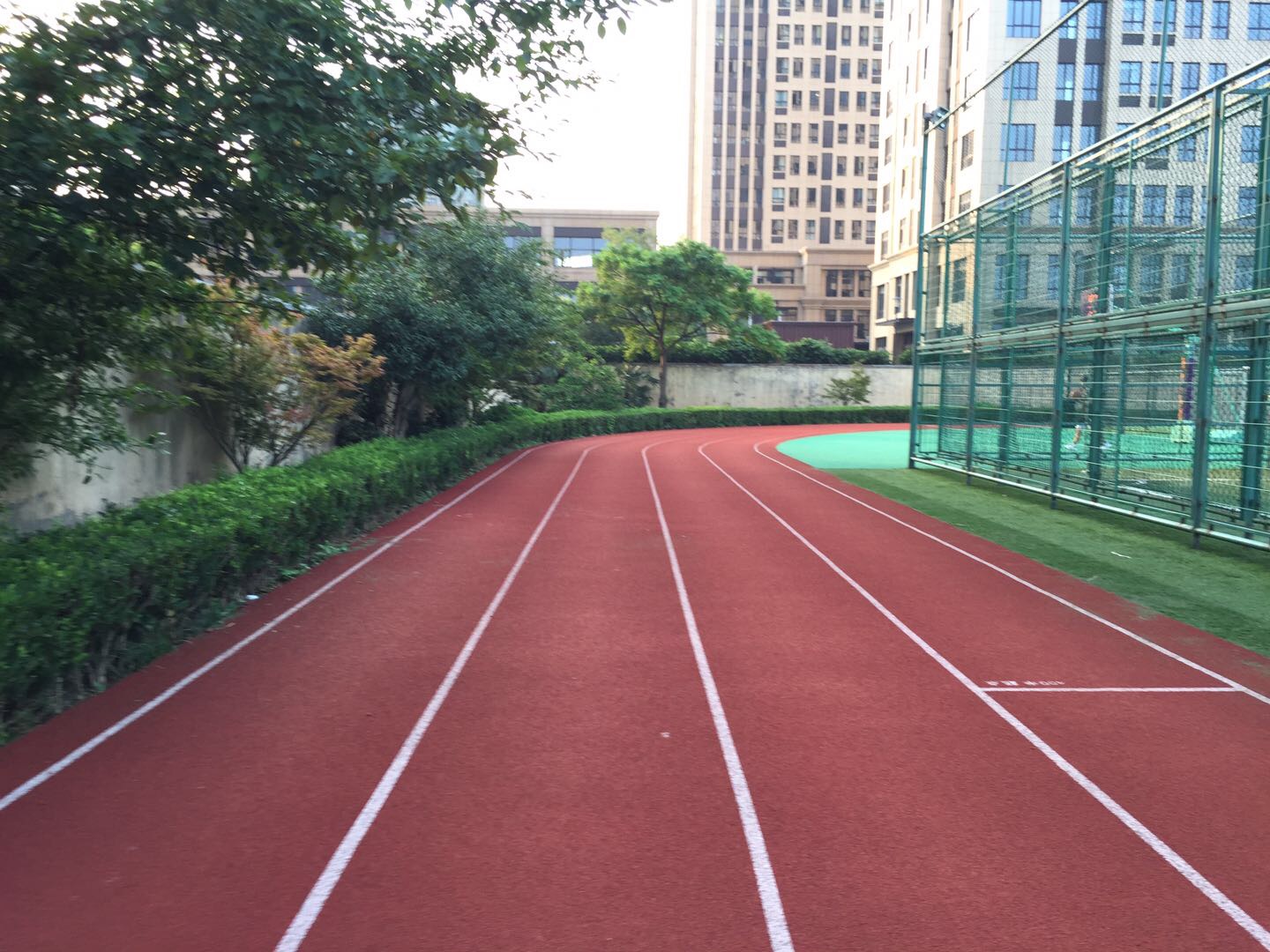 南翔鎮(zhèn)社區(qū)公共運動場健身步道