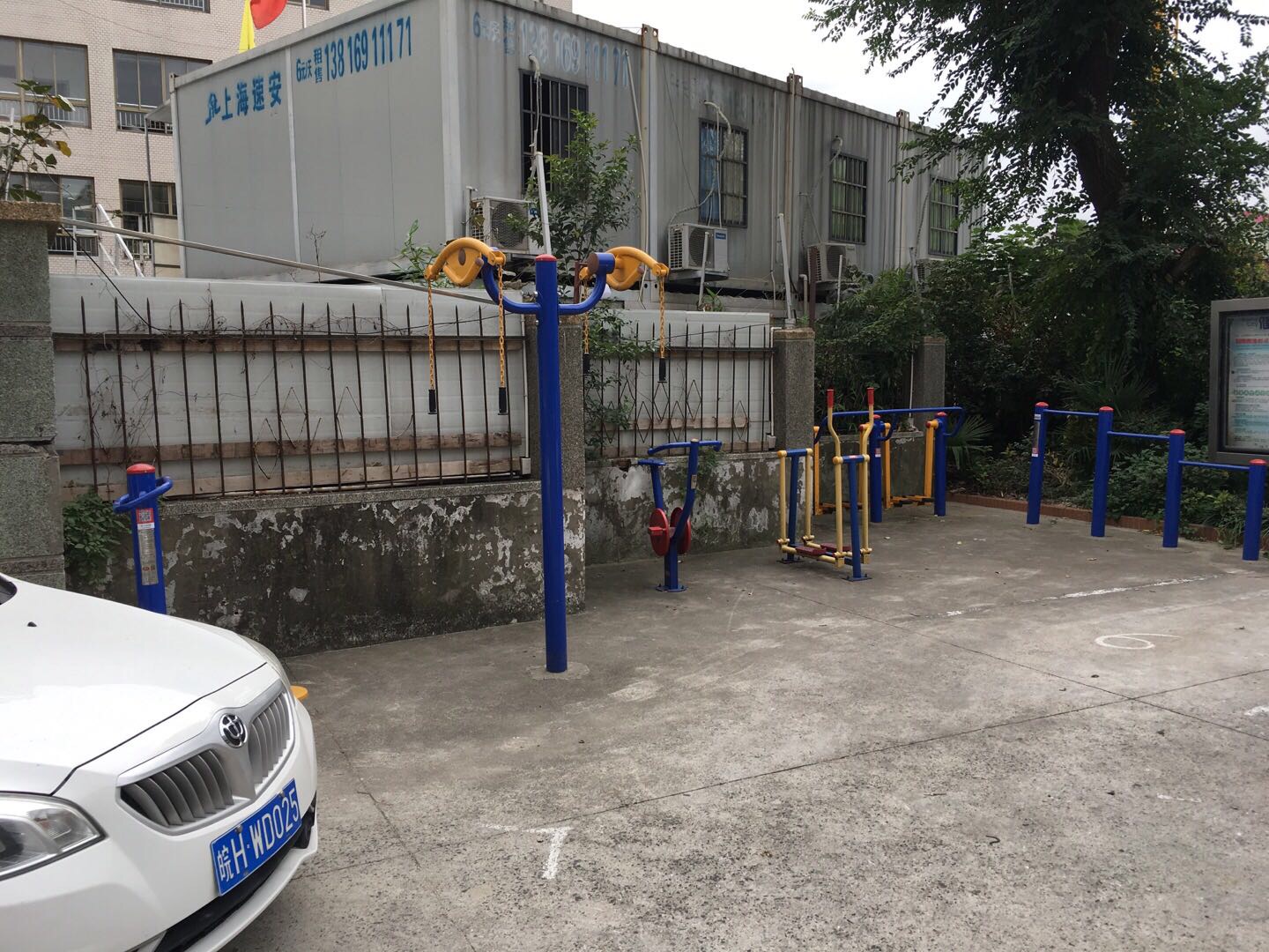 子長(zhǎng)小區(qū)健身點(diǎn)（26號(hào)北）