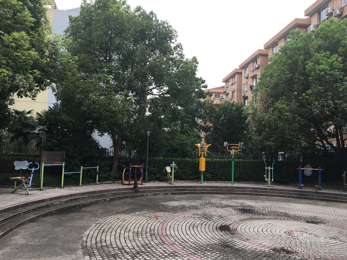 龍柏五村居委中祥龍柏苑健身苑點(diǎn)