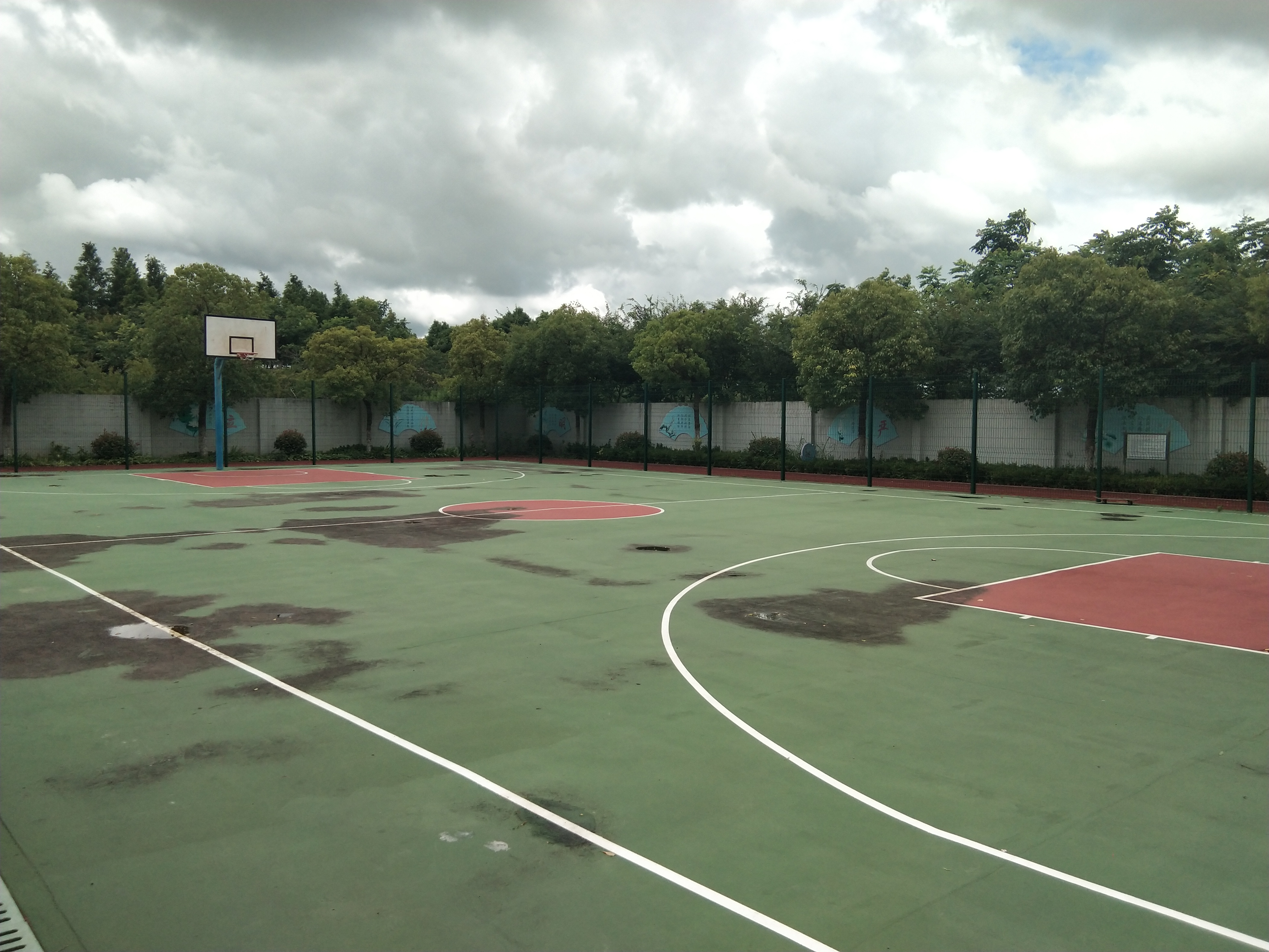 燎原社區(qū)公共運(yùn)動(dòng)場(chǎng)