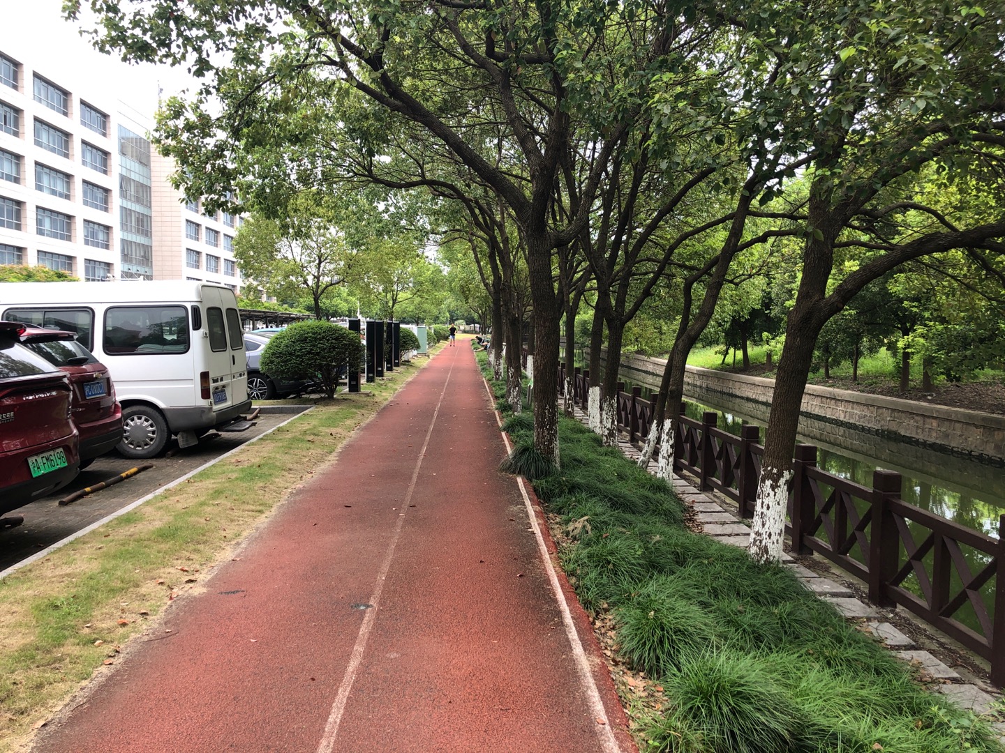 江橋文體中心百姓健身步道