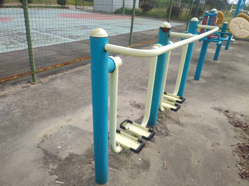 雙位太空漫步機