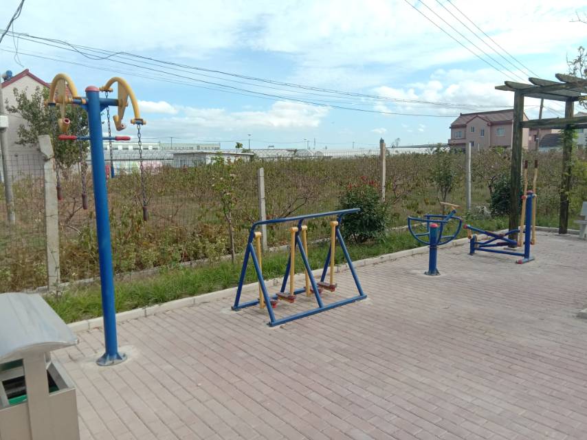 森林村四組周家宅12號(hào)健身路徑