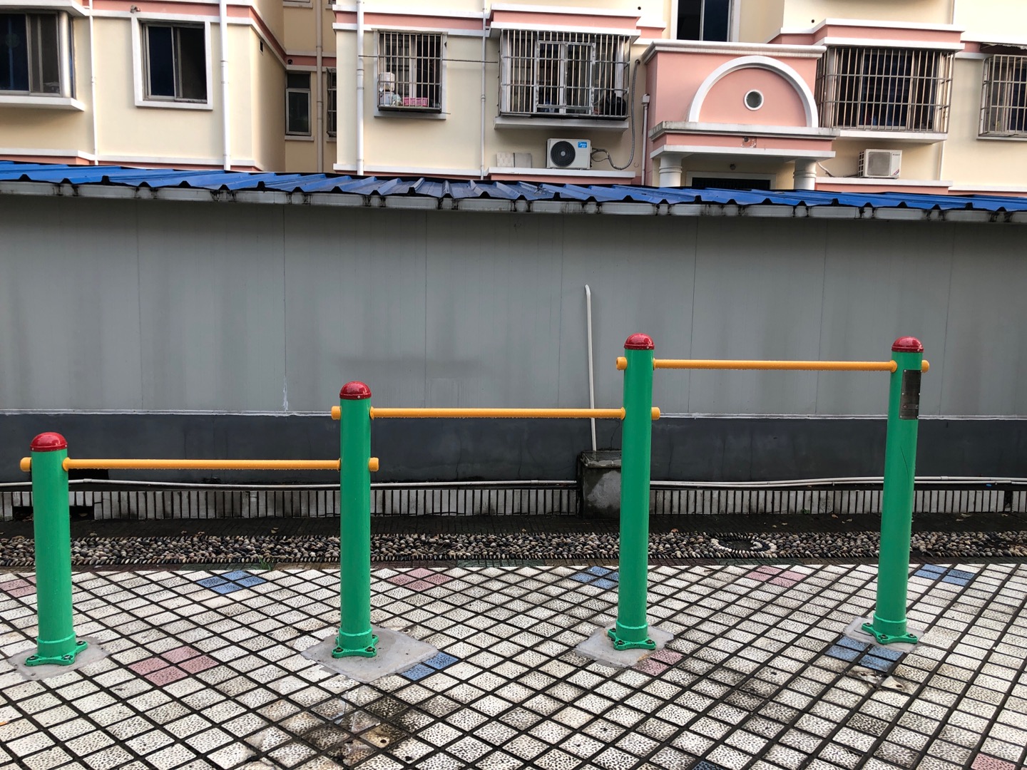 多聯(lián)壓腿架